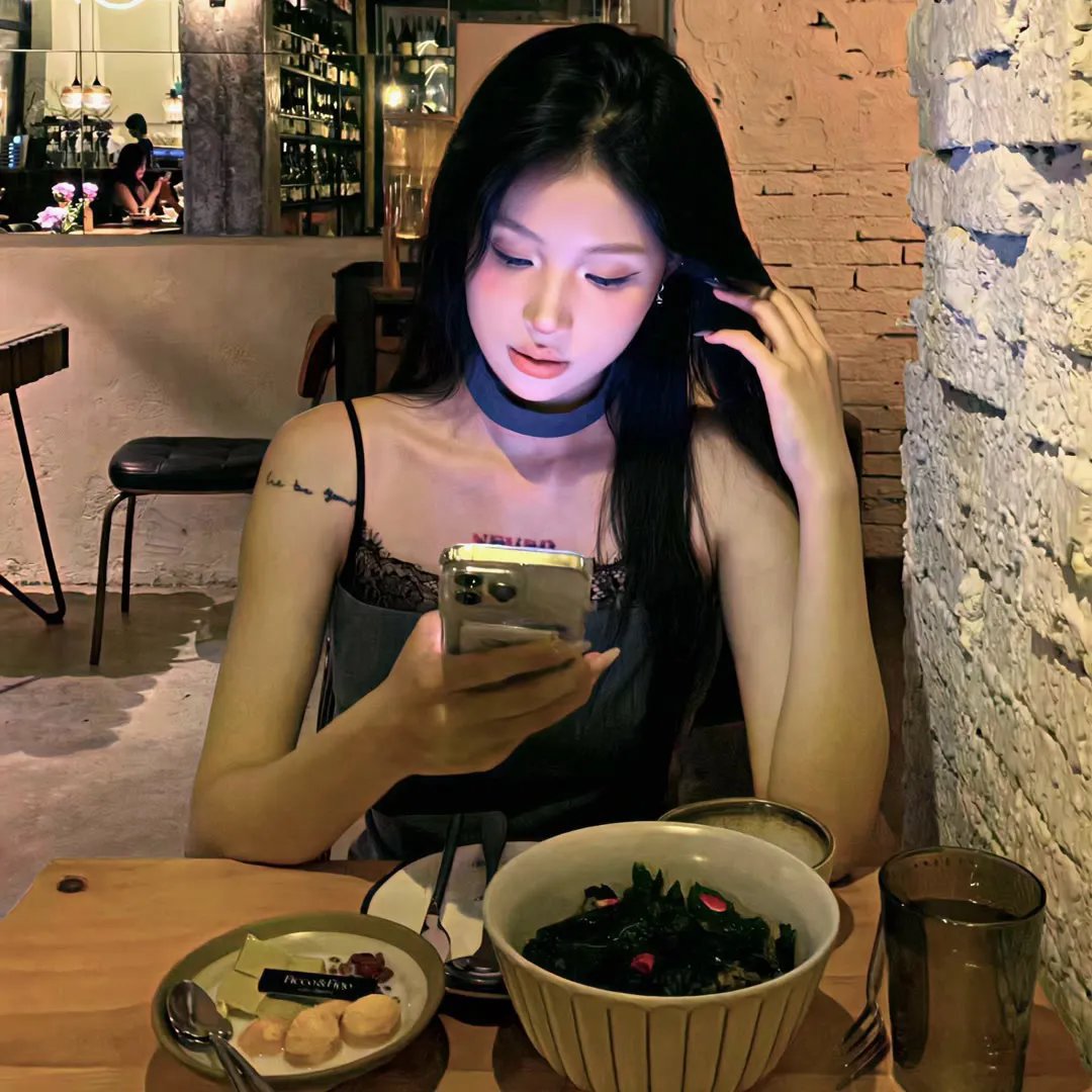 剧组工作人员与投资方闹掰，剧组人心惶惶，连日来持续发酵